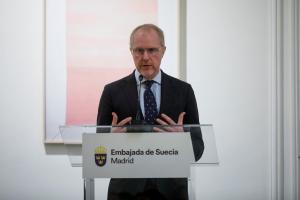 MADRID, 25/04/2024.- El Embajador de Clima de Suecia y Jefe negociador ante el UNFCCC, Mattias Frumerie, participa este jueves en el "Foro Hispano-Sueco para una cadena de valor verde y resiliente", celebrado en la sede de la embajada sueca en Madrid. EFE/David Fernández