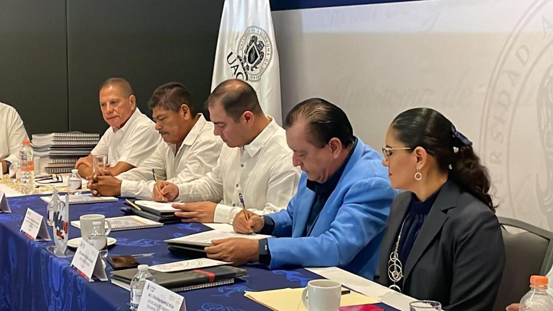 Por octavo año consecutivo la empresa firma el Convenio de Monitoreo Ambiental Participativo con cooperativas pesqueras de Cocula, Eduardo Neri y Tepecoacuilco. SOLO USO EDITORIAL /EFE 