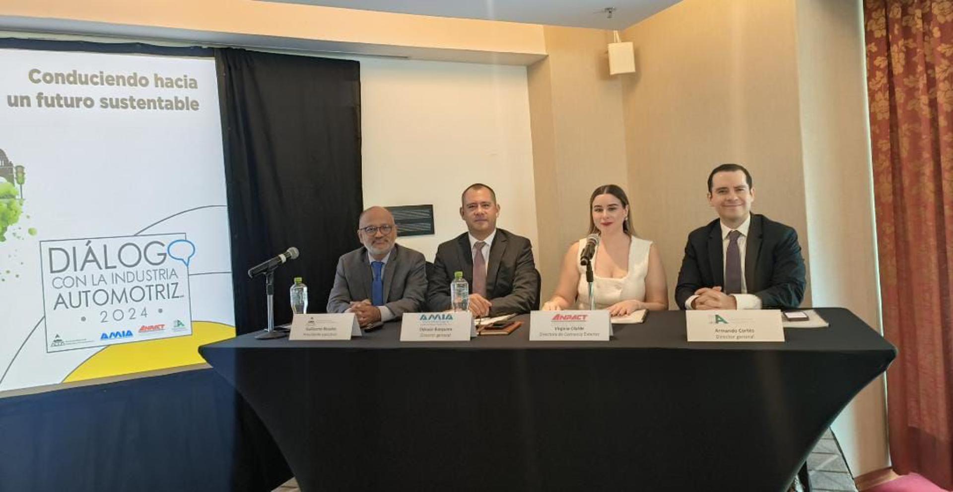 Las asociaciones destacaron la importancia de fortalecer el trabajo conjunto con el gobierno de cara a la revisión del T-MEC en 2026 . SOLO USO EDITORIAL / EFE