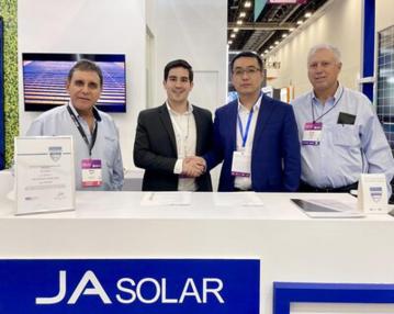 JA Solar consolida su asociación con Exel Solar con un acuerdo de distribución de módulos fotovoltaicos de 200 MW