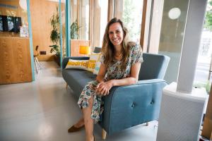 MADRID, 14/05/2024.- La cofundadora y CEO de Gobe Studio, Idoia Ortiz de Artiñano, ha advertido este martes de las dificultades que las ‘startups’ y pymes de productos innovadores tienen para contratar con la Administración Pública, lo que complica la implementación de dichas soluciones en beneficio de la ciudadanía. EFE/David Fernández