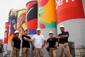 Fotografía cedida este lunes por Kellanova México, donde se observa a personal en una fábrica de la ciudad de Querétaro (México). EFE/Kellanova México/SOLO USO EDITORIAL/SOLO DISPONIBLE PARA ILUSTRAR LA NOTICIA QUE ACOMPAÑA (CRÉDITO OBLIGATORIO)