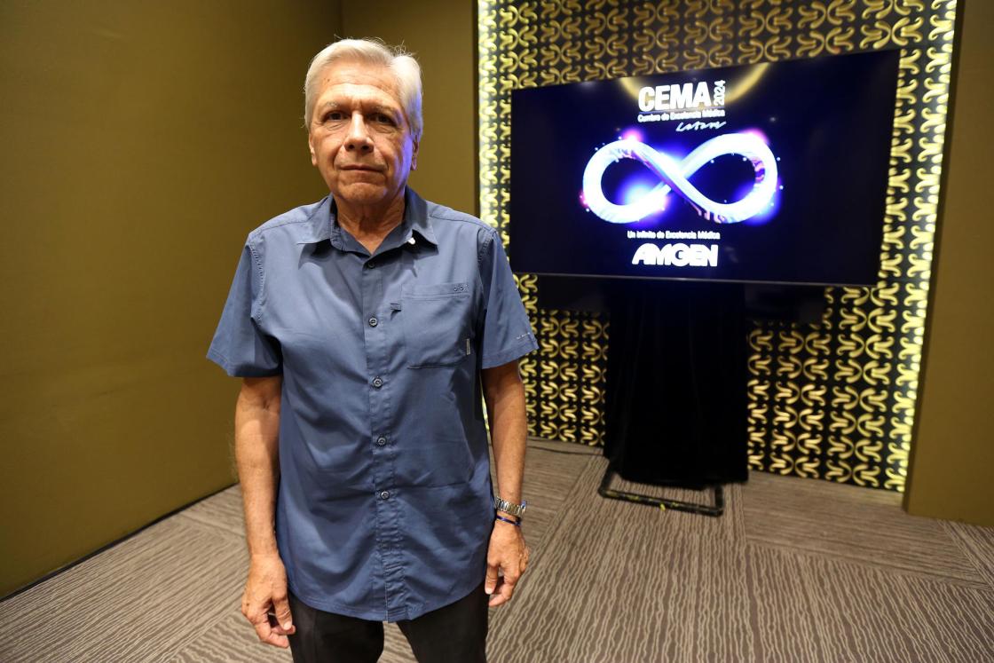 El doctor David Gómez Almaguer, posa durante una entrevista con EFE el 17 de mayo de 2024 en Playa del Carmen, Quintana Roo (México). EFE/Alonso Cupul