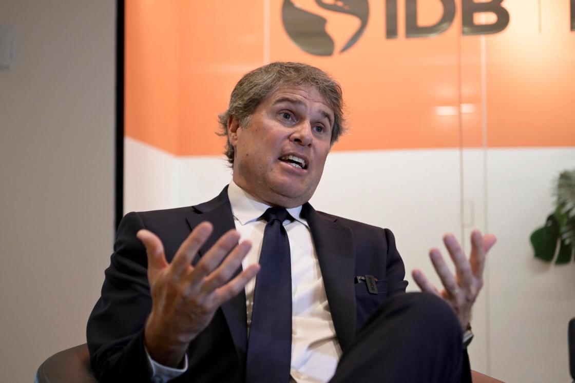 El director general del BID Invest, James Scriven, habla con EFE durante una entrevista el 4 de junio de 2024 en la sede del organismo en Washington (EE.UU). EFE/Lenin Nolly 