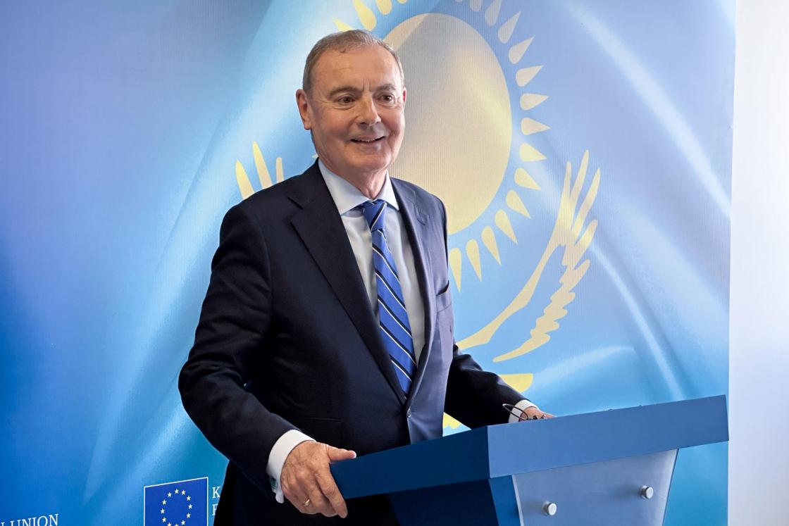 ASTANA, 06/18/2024 - The European Union's (EU) Special Envoy for Sanctions, David O'Sullivan, highlighted on Tuesday Kazakhstan's progress in complying with the sanctions adopted by the 27-member bloc against Russia over its war in Ukraine. "We have made significant progress on this matter," O'Sullivan said at a press conference following his third visit to Kazakhstan, during which he discussed with Kazakh officials the evasion and circumvention of sanctions on Russia. EFE/Kulpash Konyrova.