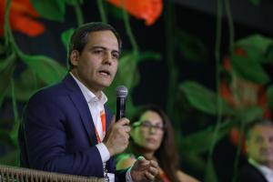 Fotografía cedida por Sergio Gonzales/BID del jefe de Productos Financieros y Servicios de BID Invest, Fabio Fagundes, mientras habla en el marco de la Semana de la Sustentabilidad del BID en Manaos (Brasil).EFE/ Sergio Gonzales/BID/ SOLO USO EDITORIAL/SOLO DISPONIBLE PARA ILUSTRAR LA NOTICIA QUE ACOMPAÑA (CRÉDITO OBLIGATORIO)