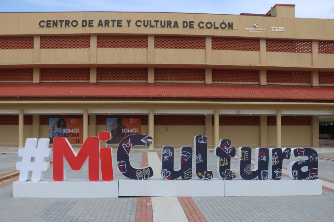Fotografía del Centro de Arte y Cultura de Colón durante su inauguración en la ciudad de Colon (Panamá). EFE/ Gabriel Rodríguez