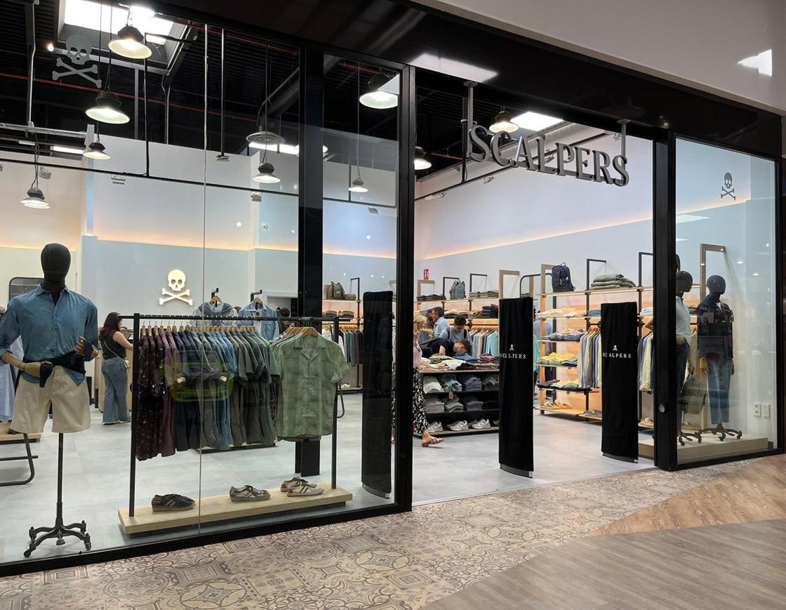 Pie de foto: Inauguración Scalpers Outlet en The Outlet Stores AlicanteAutor: The Outlet Stores Alicante
