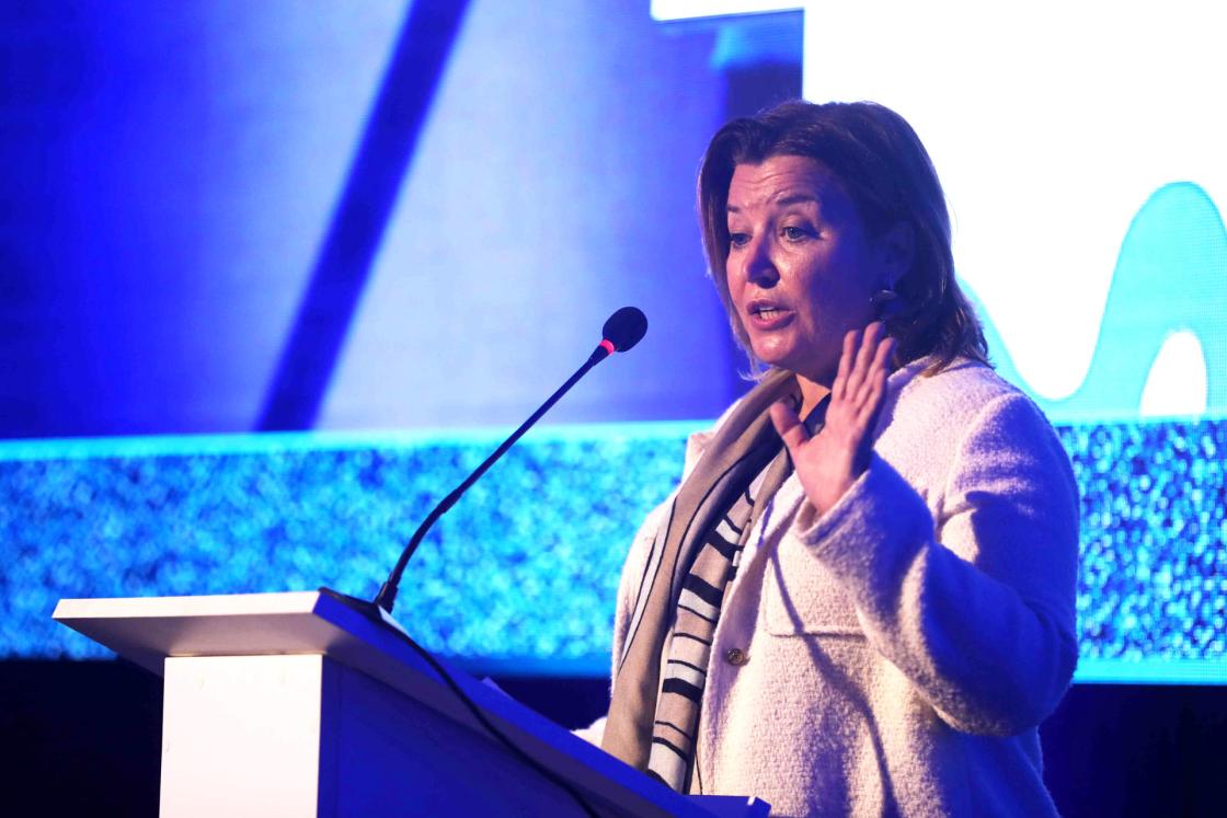 La presidenta ejecutiva de Telefónica Perú Elena Maestre habla durante un acto de conmemoración por el trigésimo aniversario de Telefónic, en Lima (Perú). EFE/Paolo Aguilar