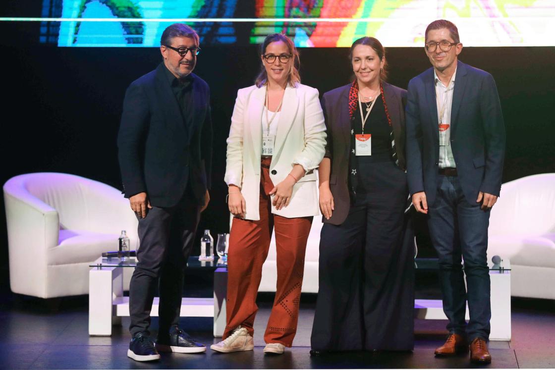 Desde la izquierda, el chef español Joan Roca, la peruana Pía León, la argentina Narda Lepes y el director de Basque Culinary Center Joxe Mari Aizega participan en el anuncio del ganador del Basque Culinary World Prize 2024en Lima (Perú). EFE/ Paolo Aguilar
