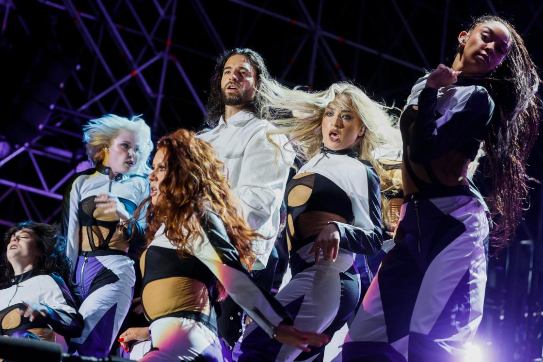 SEVILLA, 26/06/2024.- El cantante colombiano Maluma, una de las estrellas del pop latino, abre su gira 'Tour Don Juan 2024' en España con un concierto dentro del Festival Icónica Sevilla Fest. EFE/ José Manuel Vidal