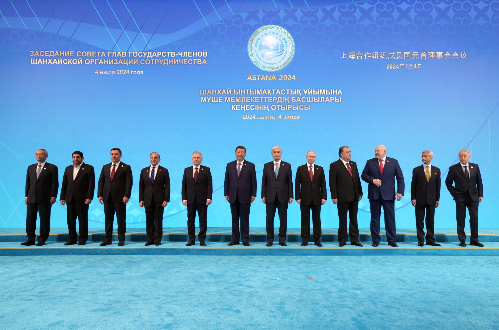 Astana (Kazakhstan), (L-R) SCO Secretary-General Zhang Ming, Iranian Interim President Mohammad Mokhber, Kyrgyz President Sadyr Japarov, Pakistani Prime Minister Shehbaz Sharif, Uzbek President Shavkat Mirziyoyev, Chinese President Xi Jinping, Kazakh President Kassym-Jomart Tokayev, Russian President Vladimir Putin, Tajik President Emomali Rakhmon, Belarusian President Alexander Lukashenko, Indian Foreign Minister Subrahmanyam Jaishankar and Director of the SCO Regional Anti-Terrorist Structure (RATS) executive committee Ruslan Mirzayev attend a family photo opportunity during the Shanghai Cooperation Organisation (SCO) member states leaders' summit in Astana, Kazakhstan, 04 July 2024. The Shanghai Cooperation Organization (SCO) summit taking place in Astana from 03 to 04 July. EFE/EPA/GAVRIIL GRIGOROV/SPUTNIK/KREMLIN POOL / POOL MANDATORY CREDIT