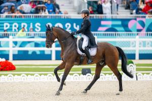 El alemán Michael Jung y ‘Chipmunk FRH’ (17,80) durante la prueba de concurso completo de hípica en los Juegos Olímpicos de París 2024. EFE/FEI/Benjamin Clark/CRÉDITO OBLIGATORIO