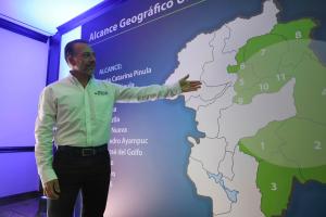 Stuardo Sinibaldi, director de la fundación Castillo Hermanos, habla en el lanzamiento del programa Guatemaltecos por la Nutrición, el cual se llevará a cabo en municipios del departamento de Guatemala, en Ciudad de Guatemala (Guatemala). EFE/Mariano Macz