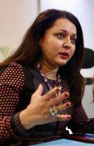 La vicepresidenta y directora general de la División de Ciudades e Infraestructura Crítica de Intel, Renu Navale, habla durante una entrevista con EFE en la ciudad de Mérida, Yucatán (México). EFE/Lorenzo Hernández