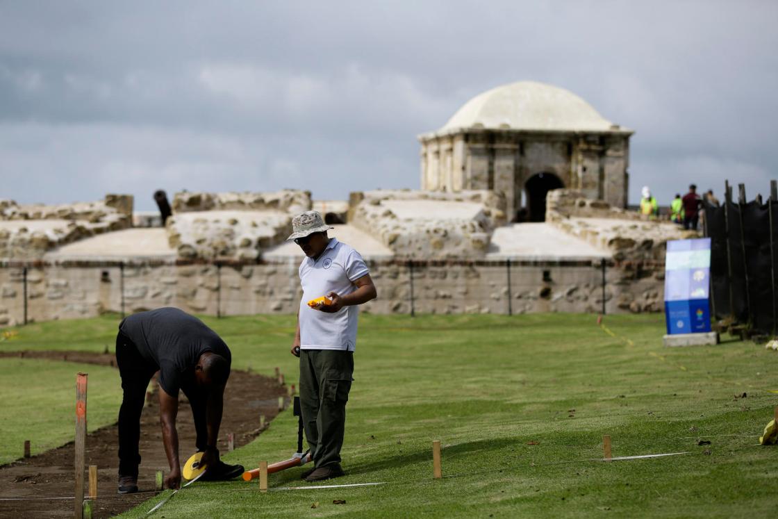 Fotografía de archivo que muestra trabajos arqueológicos en el Fuerte San Lorenzo en la provincia de Colón (Panamá). EFE/ Bienvenido Velasco /ARCHIVO 
