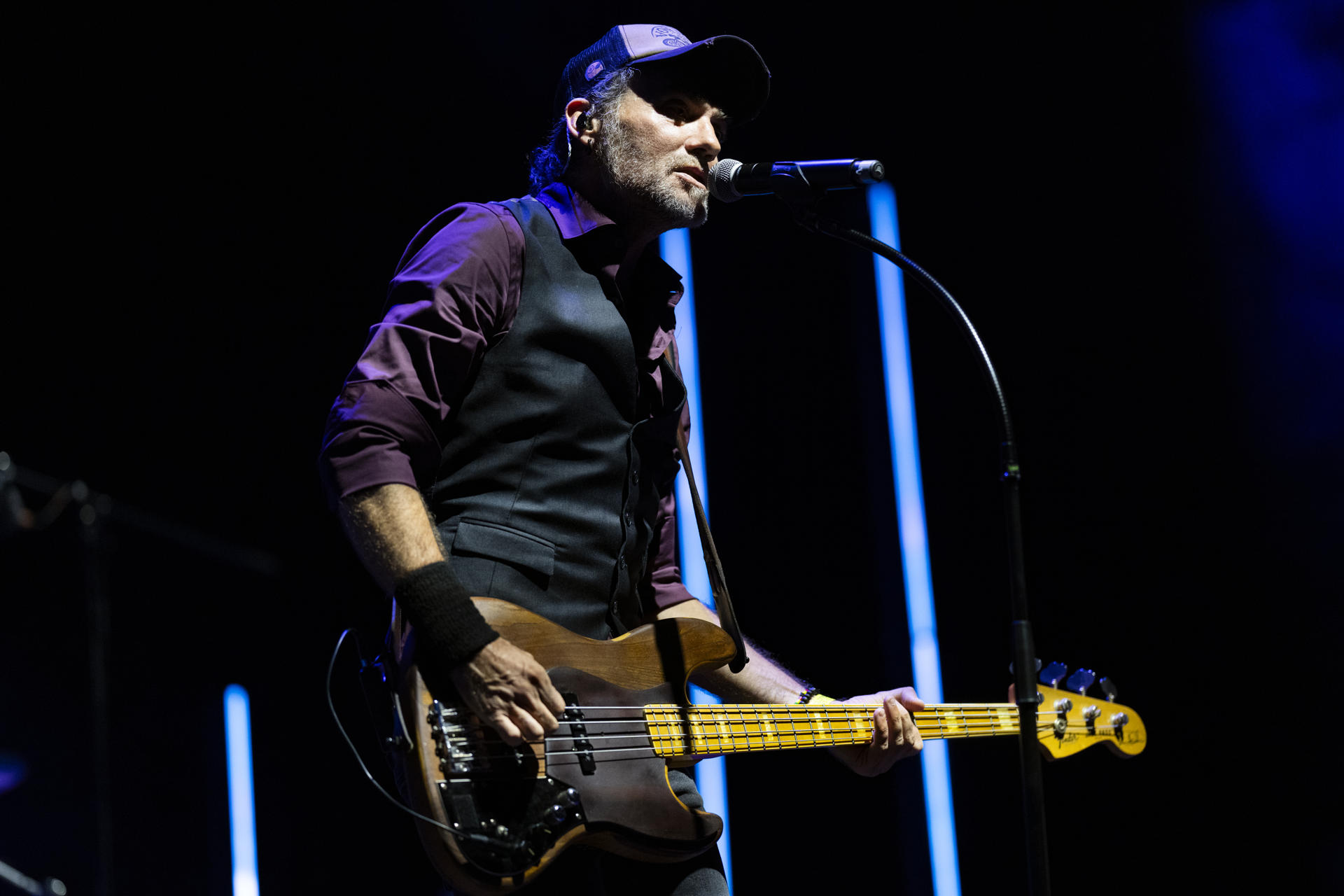 La banda catalana Gossos actúa en el festival de Cap Roig, en Palafrugell (Girona). EFE/Siu Wu
