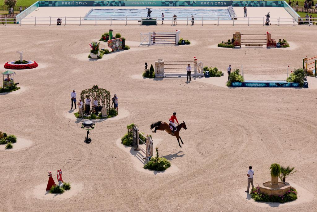 Imagen del circuito de saltos de los Juegos Olímpicos París 2024. EFE/LIZ GREGG/CEDIDA POR LA FEI/SOLO USO EDITORIAL
