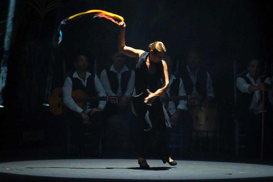 PALAFRUGELL (GIRONA), 14/08/2024.- La bailaora y coreógrafa Sara Baras actúa en el festival de Cap Roig, este miércoles en Palafrugell (Girona). EFE/David Borrat