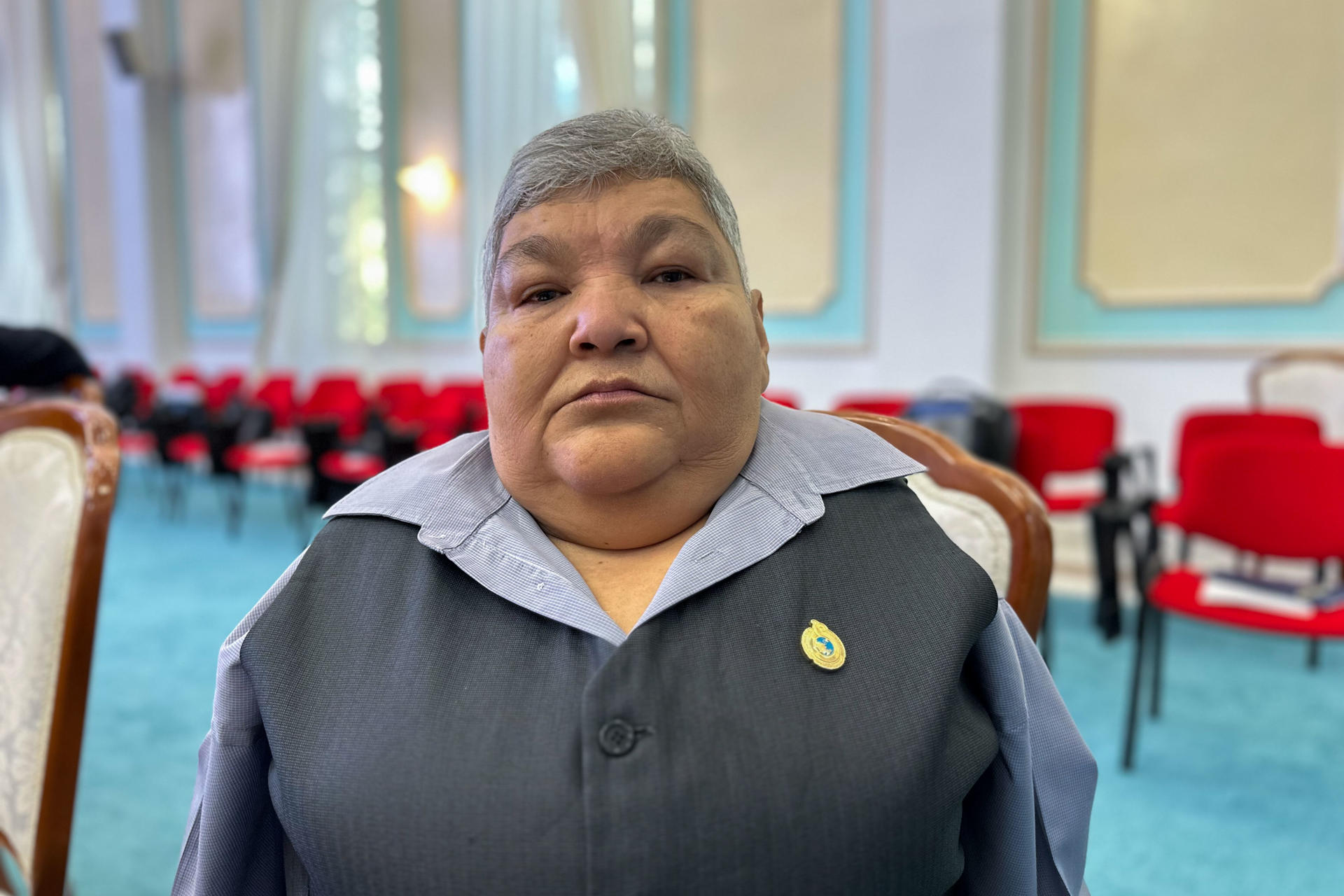 ASTANA, (EFE).- Kazakh painter and anti-nuclear activist Karipbek Kuyukov warned EFE that "it is necessary to listen not only to the government's opinion but also to that of environmentalists and academics. It is essential to study this issue in more detail to make the right decision" on the occasion of the International Day Against Nuclear Tests celebrated by the United Nations. Kuyukov, who was born without arms as a result of radiation, is a direct victim of the nuclear testing site at the Soviet Semipalatinsk test site. EFE/ Kulpash Konyrova