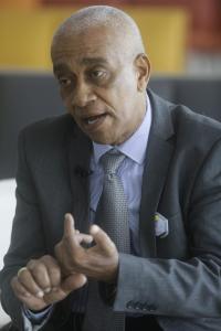 Imagen del doctor Oduardo Ortega-Barría, durante una entrevista en el Hospital de Cancerología de la Caja del Seguro Social, en la Ciudad de Panamá (Panamá). EFE/ Carlos Lemos