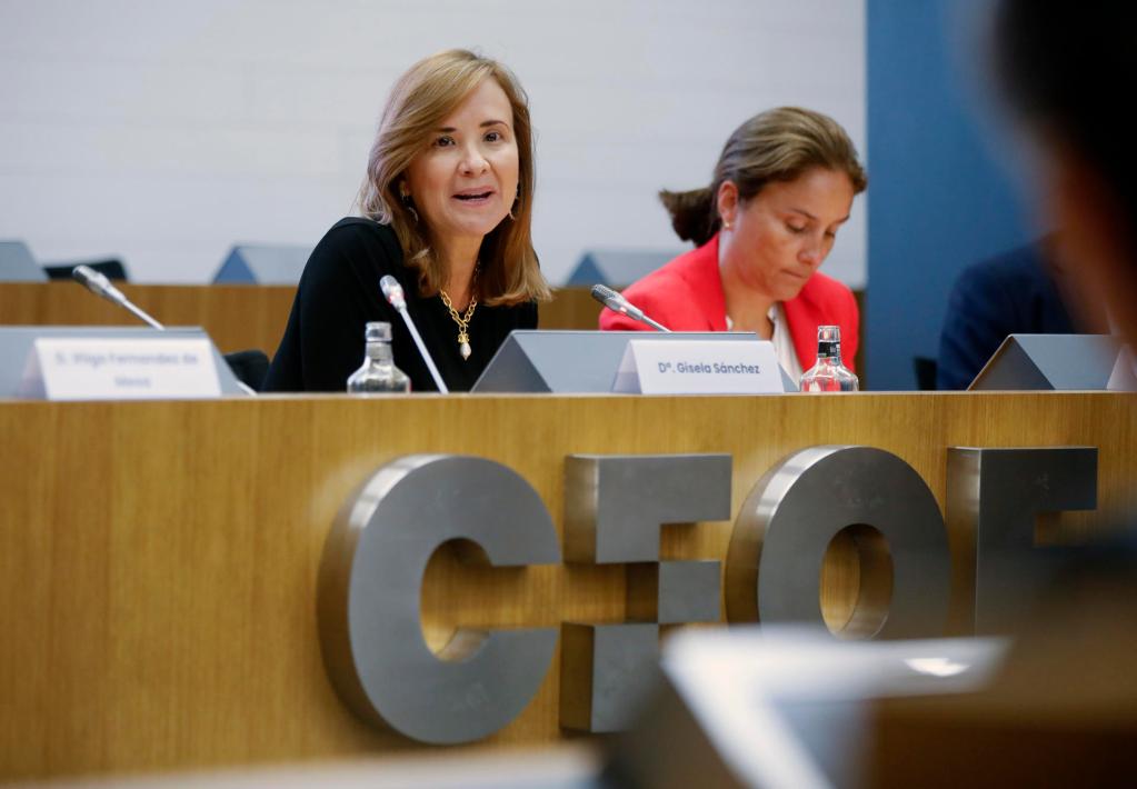 MADRID, 12/09/2024.- La presidenta Ejecutiva del Banco Centroamericano de Integración Económica (BCIE), Gisela Sánchez (c), participa este jueves en el Foro Empresarial Banco Centro americano de Integración Económica (BCIE) en la sede de la Confederación Española de Organizaciones Empresariales (CEOE). EFE/ David Fernández