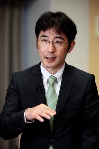 El representante en jefe de JBIC México, Yuki Nakano, habla durante una entrevista con EFE en el marco del "Foro de hidrógeno limpio Japón-México" en Ciudad de México (México). EFE/José Méndez