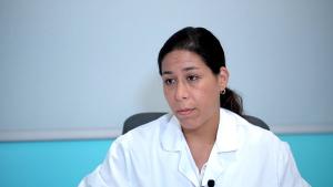 La coordinadora de la Unidad de Neurociencias de Quirónsalud Torrevieja y Alicante, Erika Torres, explica la importancia de un enfoque multidisciplinar tanto para el diagnóstico, como para el tratamiento del Alzheimer. EFE/QUIRÓNSALUD/IMAGEN CEDIDA/CRÉDITO OBLIGATORIO