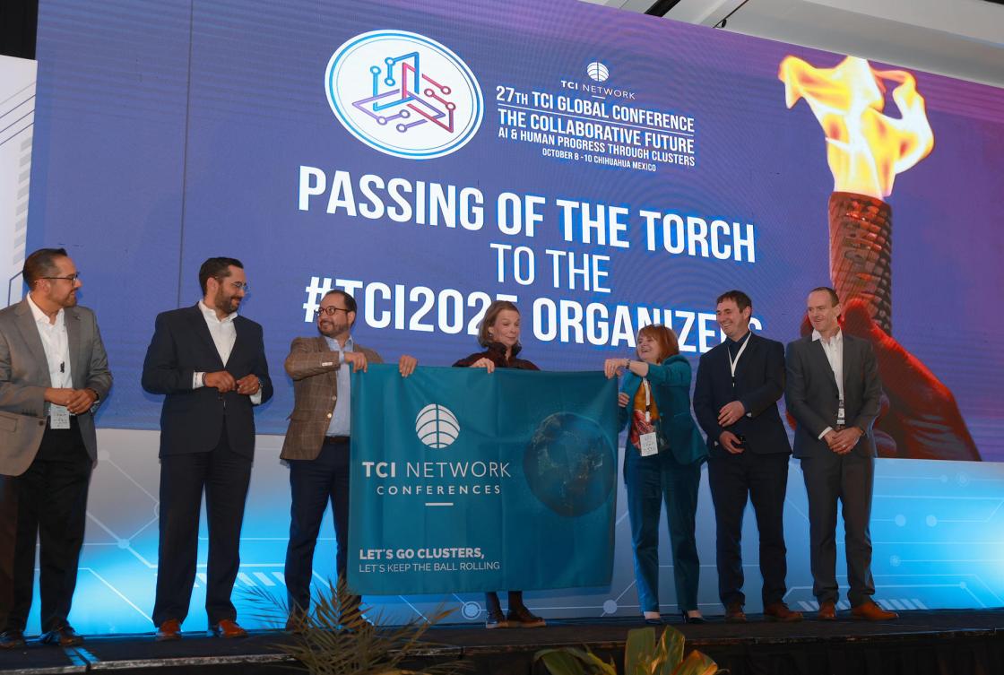 TCI Network President Merete Daniel Nielsen (center) passes the banner on Thursday to the organizers of the 2025 TCI Network Global Conference, in the state of Chihuahua (Mexico). The 27th TCI Network Global Conference, held in the northern Mexican state of Chihuahua, concluded on Thursday with a call for global collaboration as a key tool to address future economic and technological challenges. EFE/Alex Cruz