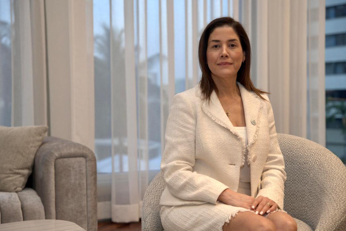 Fotografía de la vicepresidenta de la Asociación de Exportadores de Banano del Ecuador (AEBE), Marianela Ubilla, durante su participación en la vigésimo primera edición del 'Banana Time', la mayor convención internacional de la industria bananera en Guayaquil (Ecuador). EFE / Mauricio Torres 
