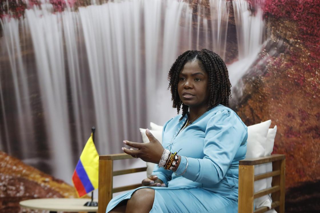 La vicepresidenta colombiana, Francia Márquez, habla durante una entrevista con EFE en Cali (Colombia). EFE/ Ernesto Guzmán