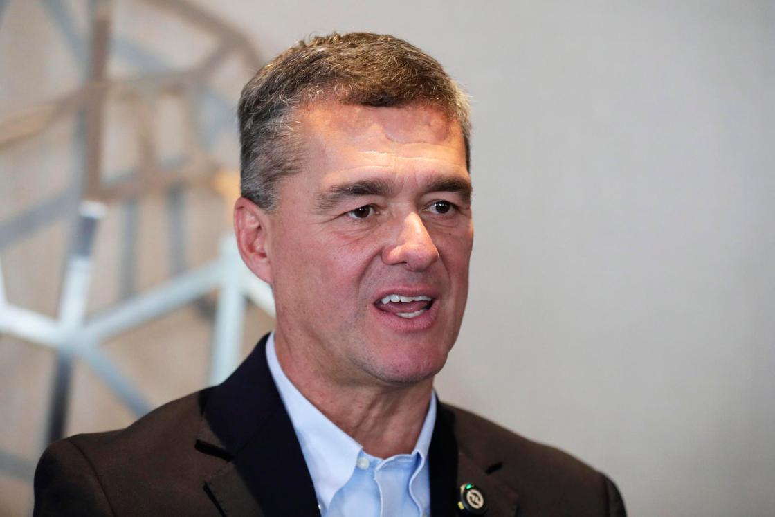 Carlos Raúl Yepes, Consejero de la Universidad Internacional de La Rioja (UNIR), habla durante entrevista con EFE en el segundo Encuentro por la Inclusión Digital, en Bogotá (Colombia). EFE/ Carlos Ortega 