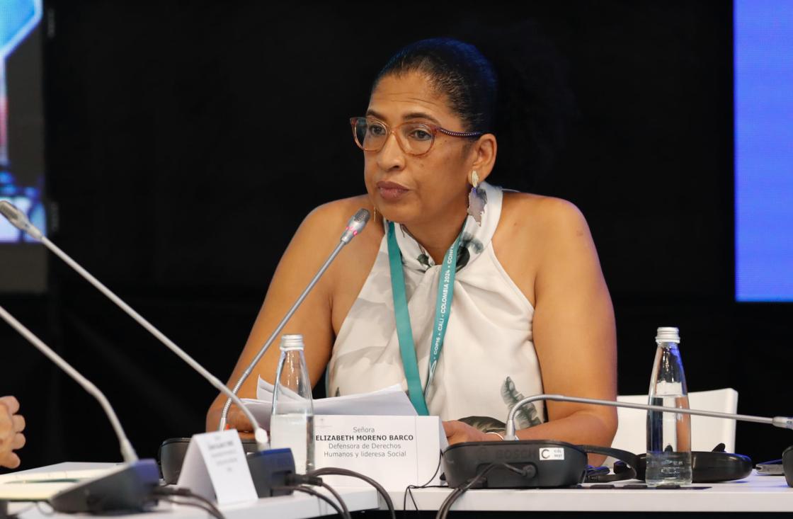 Elizabeth Moreno Barco, lideresa afro y defensora de derechos humanos, habla en el Foro Internacional Afrodescendiente durante la COP16 en Cali (Colombia). EFE/ Ernesto Guzmán 