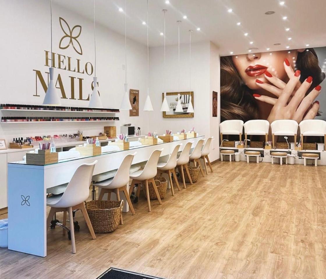 Pie de foto: Primer centro de Hello Lashes en BarcelonaAutor: Hello Nails