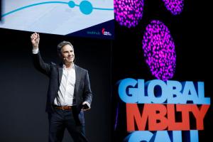 MADRID, 20/11/2024.- Chris Barton, Fundador y CEO de Shazam Entertainment Ltd, es visto hoy, 20 de noviembre de 2024, durante una conferencia en la segunda jornada del "Global Mobility Call", que se celebra hasta el próximo 21 de noviembre en el recinto de Ifema, en Madrid. EFE/David Fernández