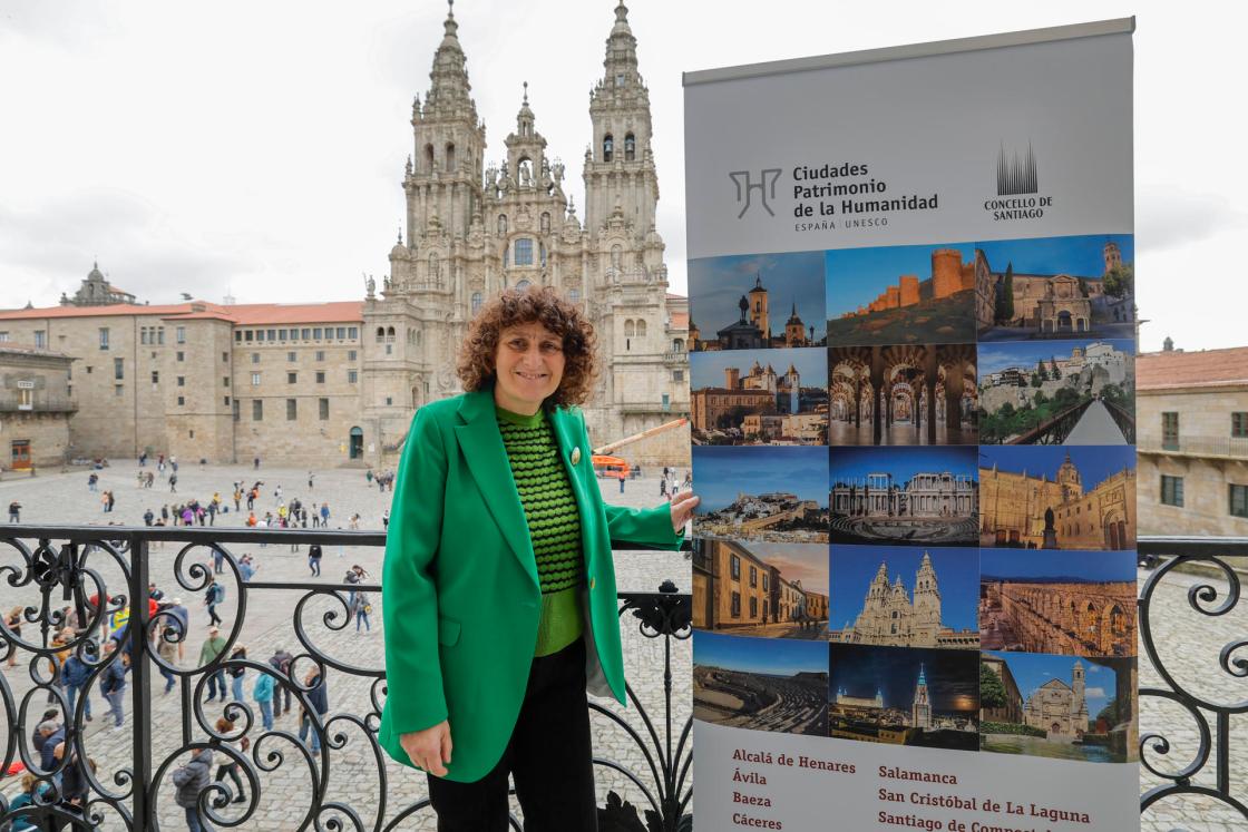 SANTIAGO DE COMPOSTELA, 09/11/2024.- La alcaldesa de Santiago, Goretti Sanmartín, realiza declaraciones tras presidir la reunión anual de las Ciudades Patrimonio de la Humanidad, que se desarrolla de manera telemática, hoy sábado en Santiago de Compostela. EFE/Lavandeira jr