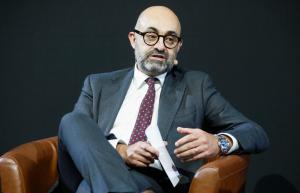 MADRID, 19/11/2024.- El presidente de ADIF, Luís Pedro Marco, participa en la mesa "Infraestructuras críticas para una movilidad integrada" dentro de la primera jornada del "Global Mobility Call", que se celebra este martes, en el recinto de Ifema en Madrid. El ministro de Transportes y Movilidad Sostenible, Óscar Puente, ha afirmado este martes que "si vamos tener que usar 31.000 millones para reconstruir Valencia, los vamos a emplear pase lo que pase y caiga quien caiga". EFE/ David Fernández