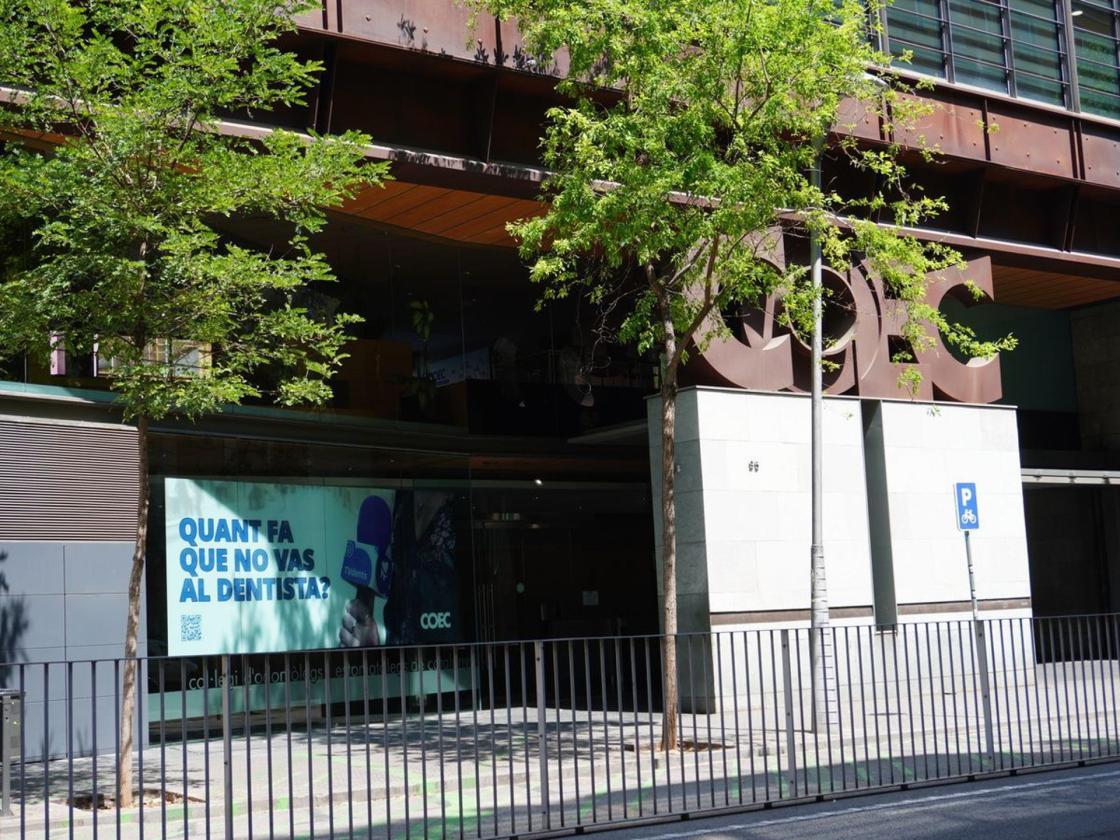 Pie de foto: Entrada de la sede del COEC.Autor: Col·legi Oficial d'Odontòlegs i Estomatòlegs de Catalunya