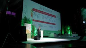 El científico del Departamento de Agricultura de Estados Unidos, Yulin Jia, participa en el III Encuentro Internacional Renowagro, en Sevilla.