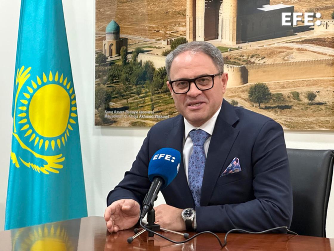 ASTANA, 27/12/2024.- The Spanish company Técnicas Reunidas is participating in the construction of a chemical plant in the Morport Aktau Special Economic Zone in Mangystau, which is set to become Kazakhstan’s largest producer of mineral fertilizers, Kazakh Deputy Foreign Minister Roman Vassilenko announced Friday during an interview with EFE. EFE/ Kulpash Konyrova