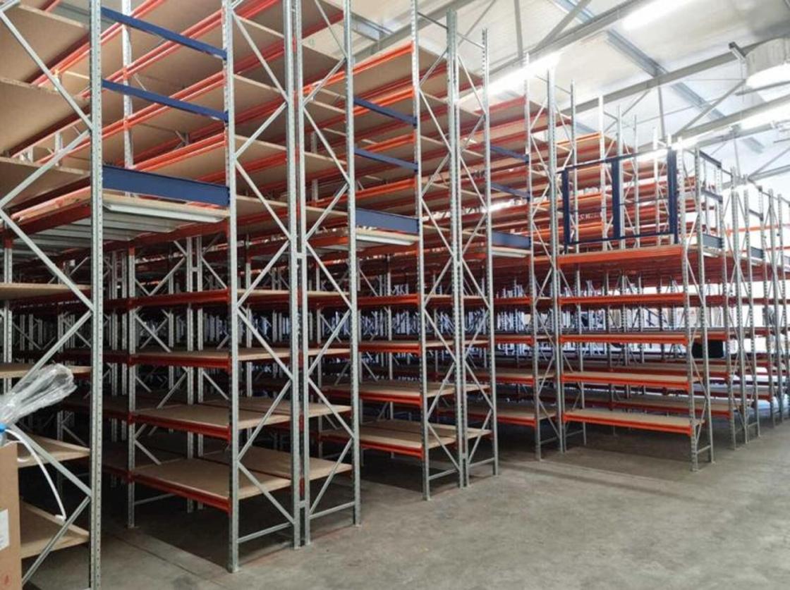 Logisprix: estanterías industriales.