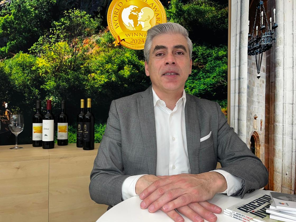 Pie de foto: El alcalde de Guarda, Sérgio Costa, en Fitur.Crédito: Carlos García