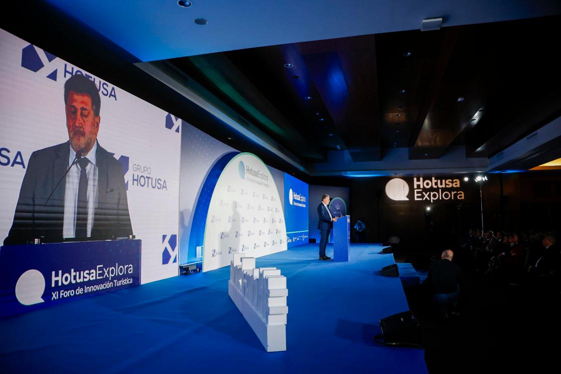 MADRID (ESPAÑA), 20/01/2025.- El presidente del Grupo Hotusa, Amancio López Seijas participa este lunes en la inauguración del Foro 'Hotusa Explora. Foro de innovación turística' celebrado en Madrid. EFE/David Fernández 