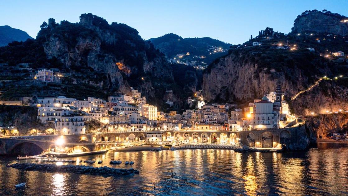 "La Luna Color Sangre": Una Fascinante Aventura Literaria de Michele Ingenito.