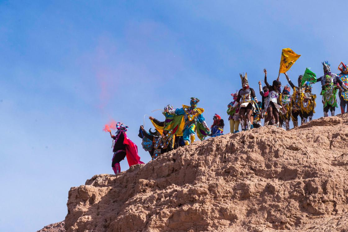 Fotografía cedida por Visit Argentina de personas participando en el Carnaval en Jujuy (Argentina). EFE/ Visit Argentina /SOLO USO EDITORIAL NO VENTAS /SOLO DISPONIBLE PARA ILUSTRAR LA NOTICIA QUE ACOMPAÑA (CRÉDITO OBLIGATORIO)
