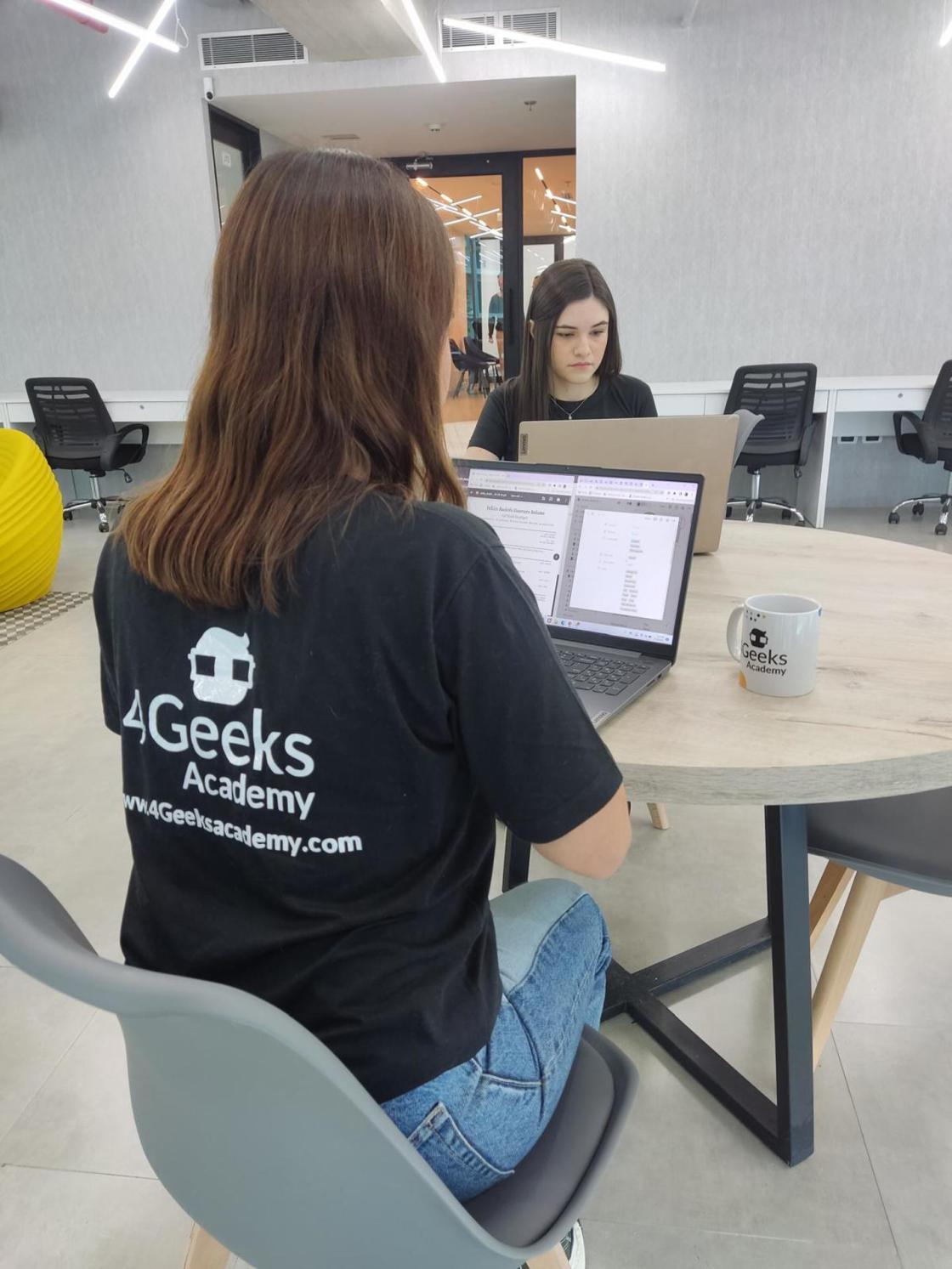 Creando oportunidades de educación tecnológica para las mujeres en México. SOLO EDITORIAL/ EFE