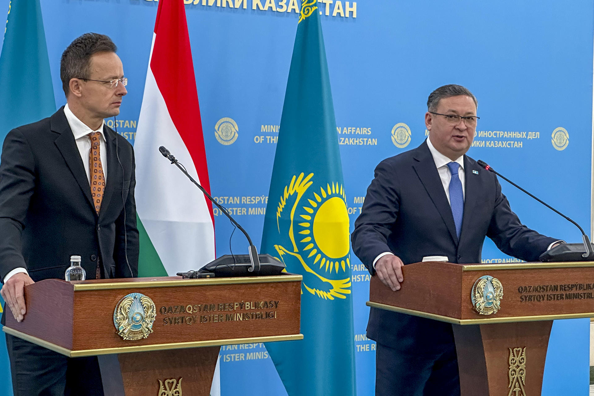 Hungarian Foreign Minister Péter Szijjártó (left) and his Kazakh counterpart, Murat Nurtleu, at the summit taking place on Monday in Astana. EFE/Kulpas Konyrov