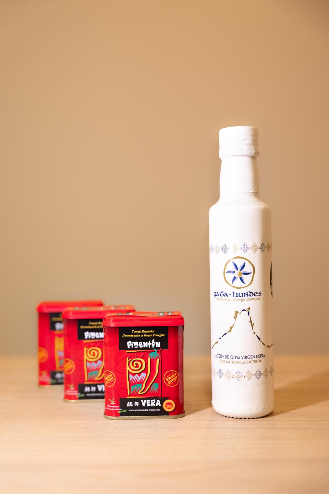 Las denominaciones de origen protegida (DOP) Pimentón de la Vera y Aceite Virgen Extra Gata-Hurdes han lanzado una campaña para promocionar de manera conjunta el uso de ambos productos para todo tipo de consumidores. EFE/ DOP PIMENTÓN DE LA VERA/ IMAGEN CEDIDA/ CRÉDITO OBLIGATORIO