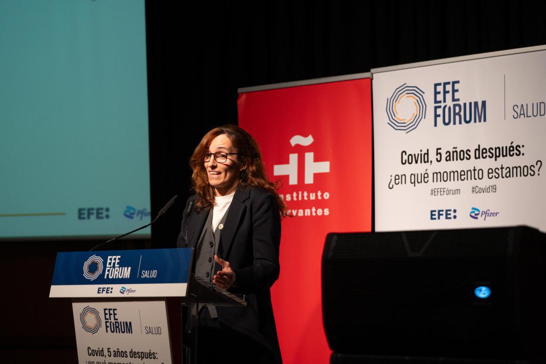MADRID, 26/03/2025.- La ministra de Sanidad, Mónica García, interviene en la inauguración del Foro 'Covid, cinco años después. ¿En qué momento estamos?', organizado por EFESalud, este miércoles en Madrid. EFE/ FERNANDO VILLAR