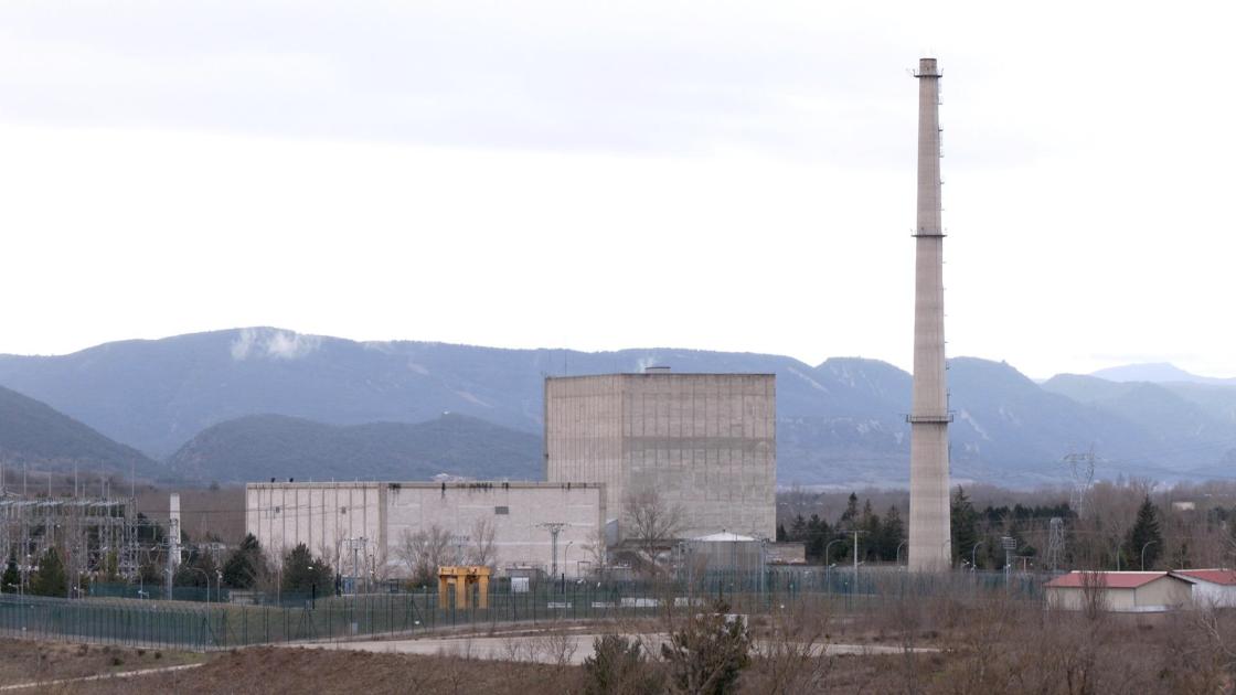 Imagen del exterior de la central nuclear de Santa María de Garoña, que afronta desde 2023 su primera fase de desmantelamiento.